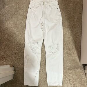 American Eagle white ripped jeans